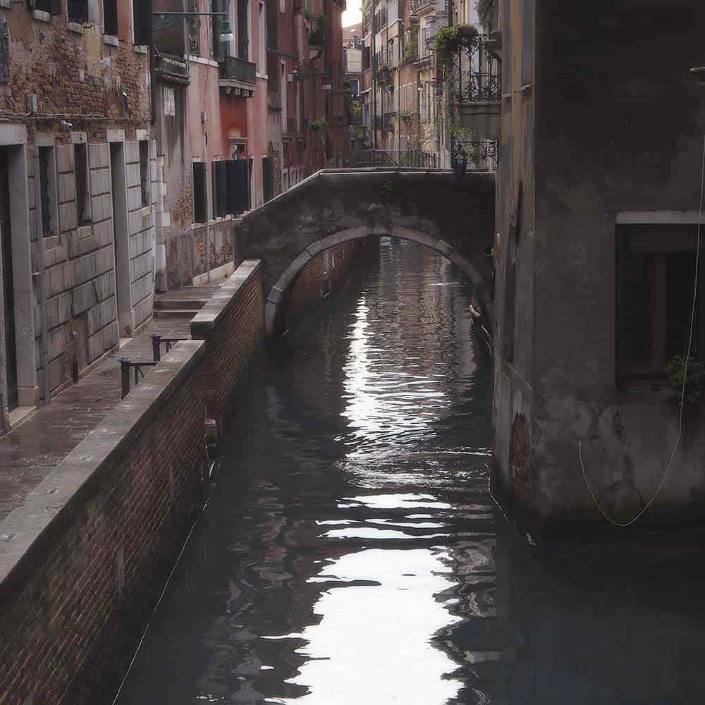 "The Backstreets of Venice" by Ian Coulling FRPS. Images of Venice website